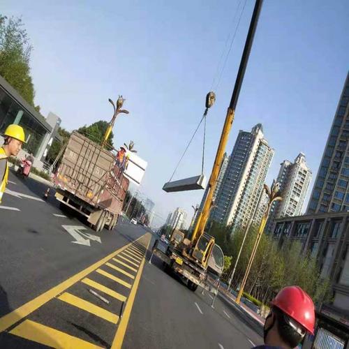 成都隔離欄廠家供應(yīng)機(jī)非隔離護(hù)欄 馬路中間隔離護(hù)欄